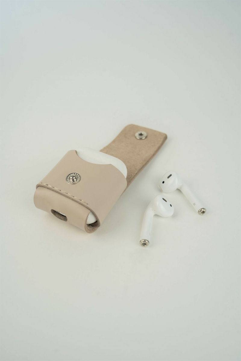 Чехол для Apple AirPods бежевый