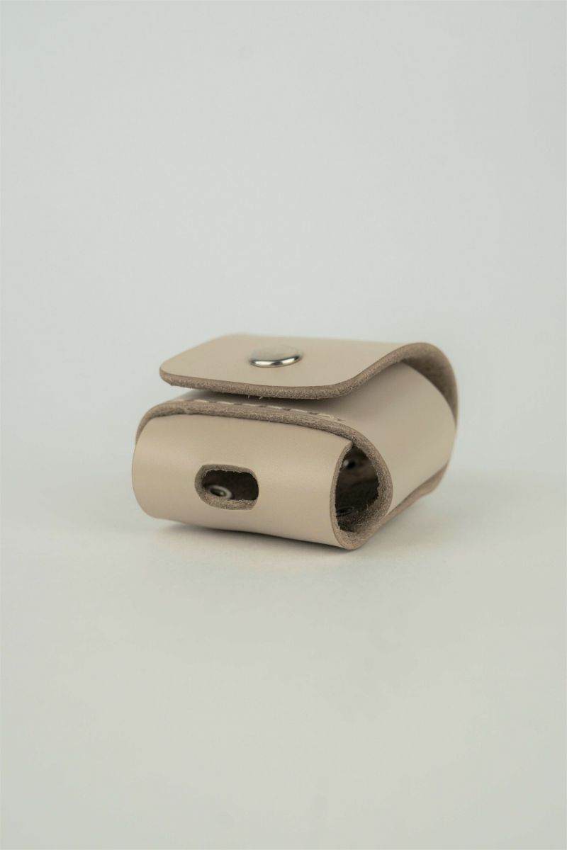 Чехол для Apple AirPods бежевый