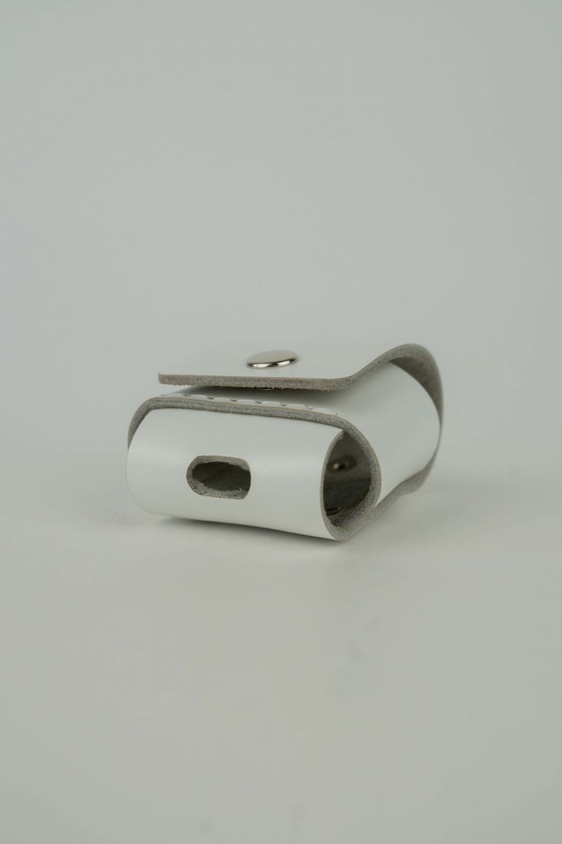 Чехол для Apple AirPods белый