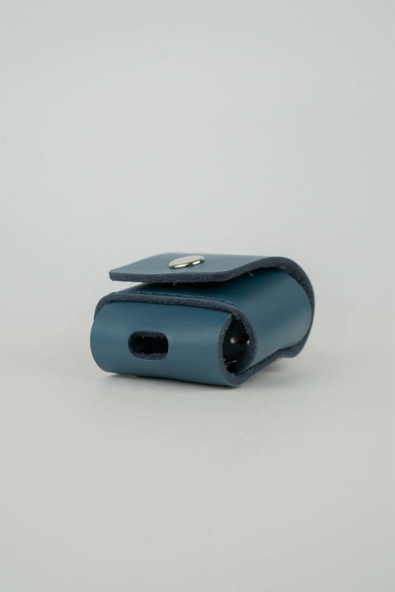 Чехол для Apple AirPods голубой