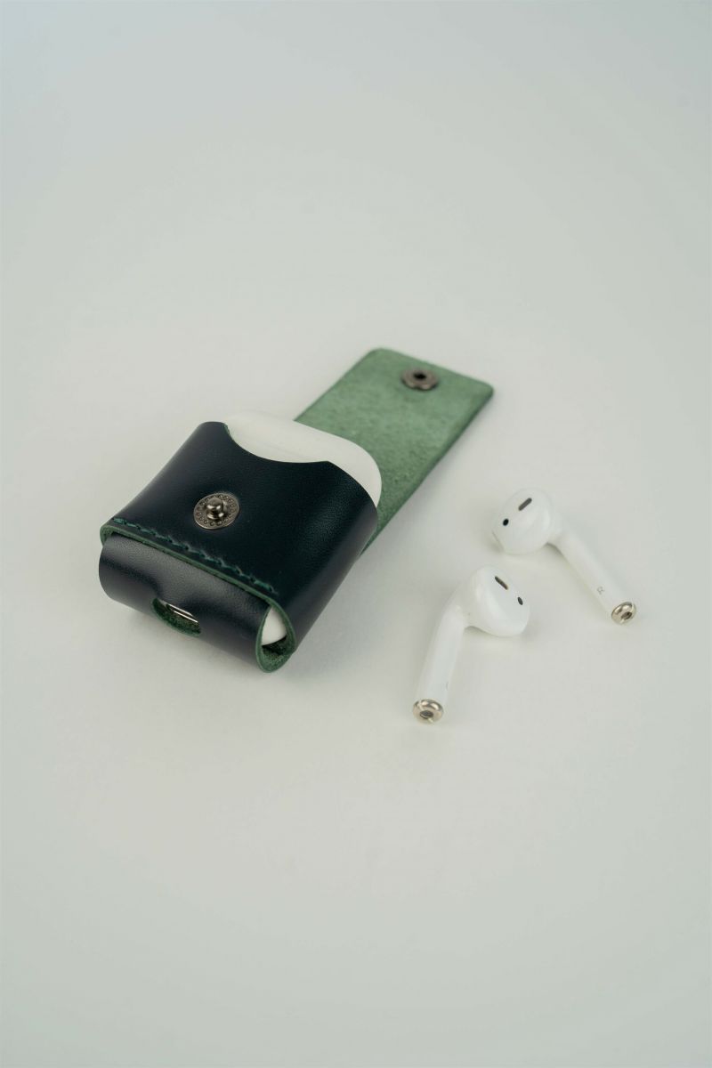 Чехол для Apple AirPods темно зеленый