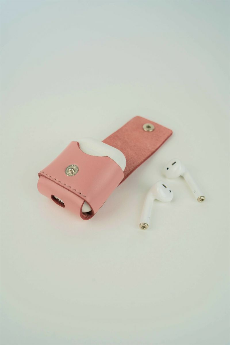 Чехол для Apple AirPods розовый